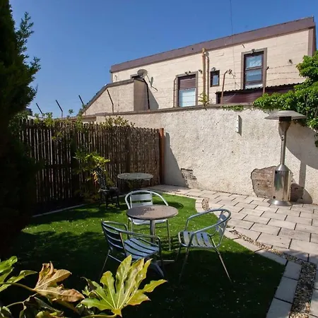 Southside Flat With Private Garden! *