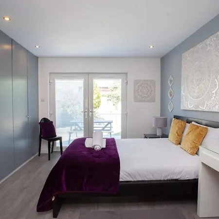 Southside Flat With Private Garden! Lejlighed *