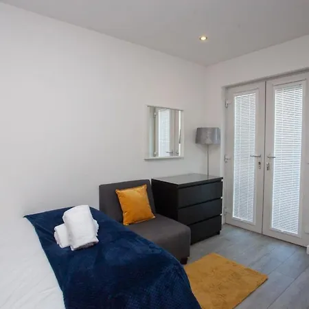 Southside Flat With Private Garden! Glasgow