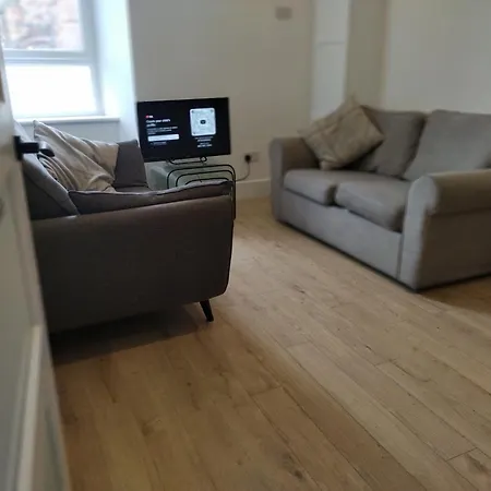 Hampden Tenement Flat * Glasgow