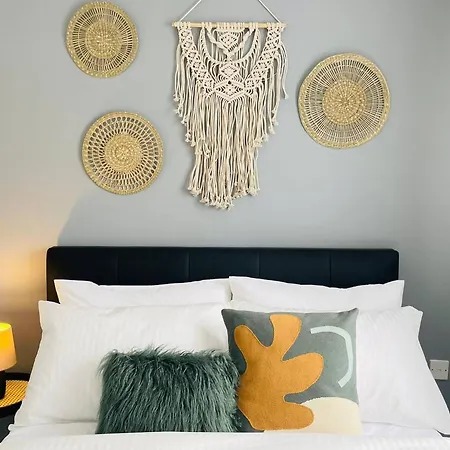 Elegant 3br House In Ferienhaus