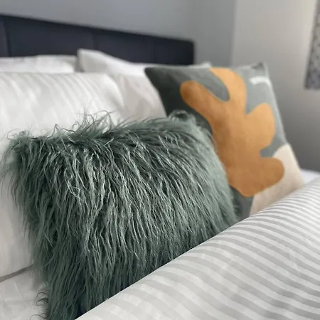 Elegant 3br House In *