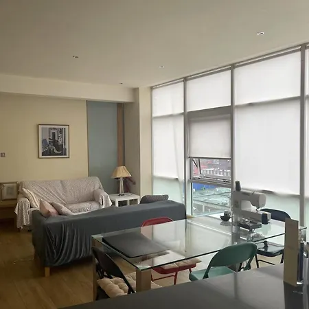 2B2B Sunshine Accommodation In The City Centre Глазго