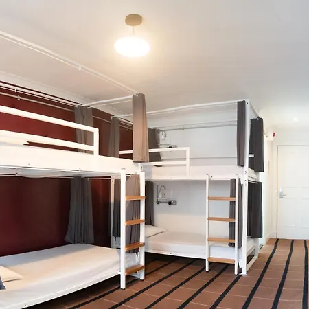 فندق Safestay Charing Cross 3*