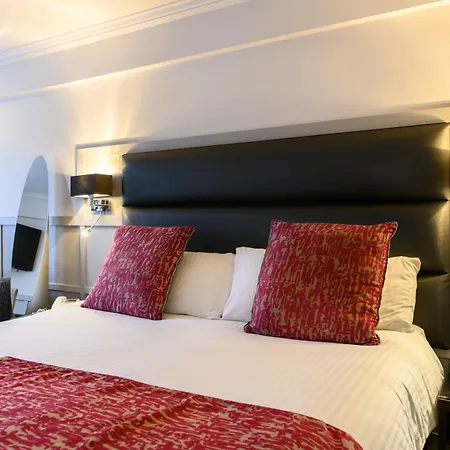 Glynhill & Near Airport 4* גלאזגו