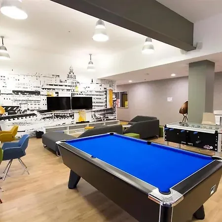 For Students Only - Foundry Courtyard In Apartamento