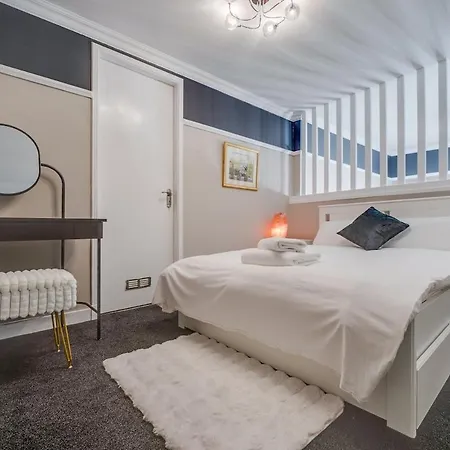Luxurious Royal 2br Apartment, Centre Semesterbostad Glasgow