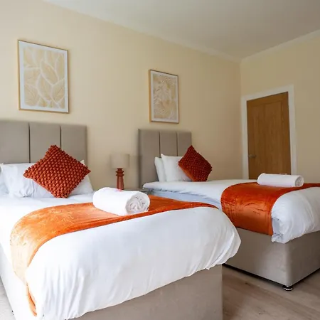 3 Bdr Flat By Caledonia Luxe Short Lets & Serviced *