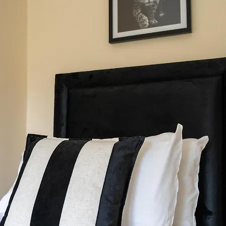 3 Bdr Flat By Caledonia Luxe Short Lets & Serviced *