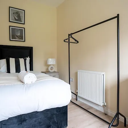 3 Bdr Flat By Caledonia Luxe Short Lets & Serviced *