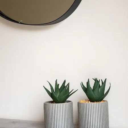Curtis Apartment *