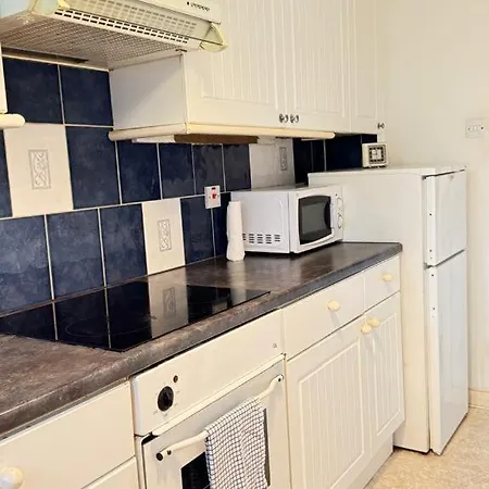 One Bedroom Flat Close To Centre And Amenities 公寓