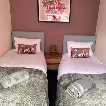 Apartament 3br Flat Sleeps 6 West End Sights Driveway