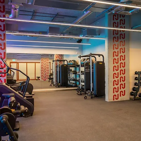 Отель The Social Hub 4*