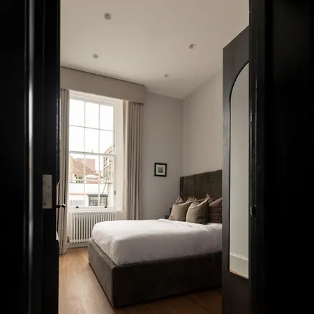 Moment Blythswood St 4*