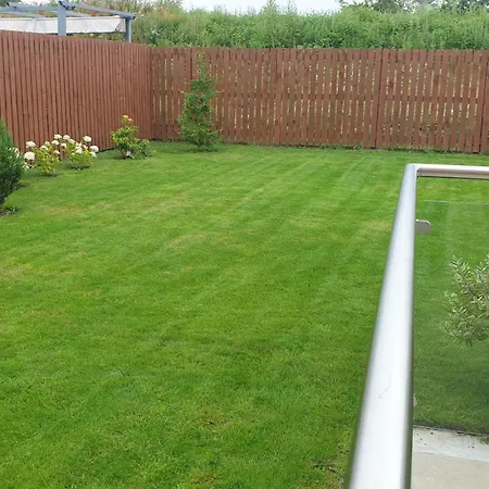 Entire Spacious 3-bed Family Home, Centre, Free Parking, Garden Appartamento *