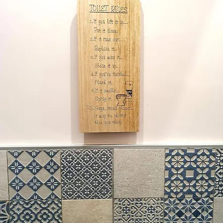 Апартаменты Unique Victorian In