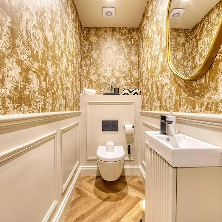 Luxury Refurbished Retreat Glasgow