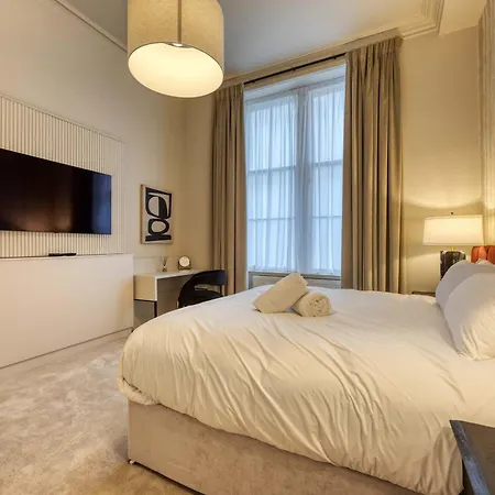 Luxury Refurbished Retreat Apartment *