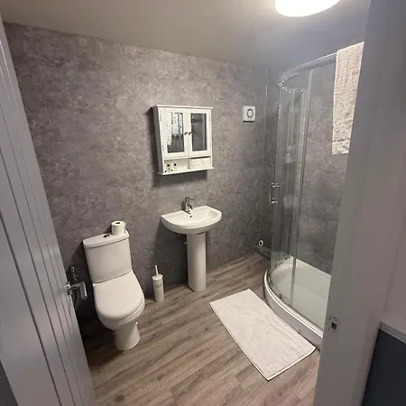 Centre 2 Bed Apartment *