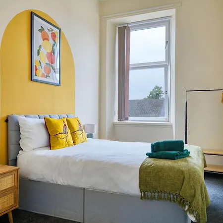 Group 4br Sleeps 11 Near Ibrox Parking * غلاسغو