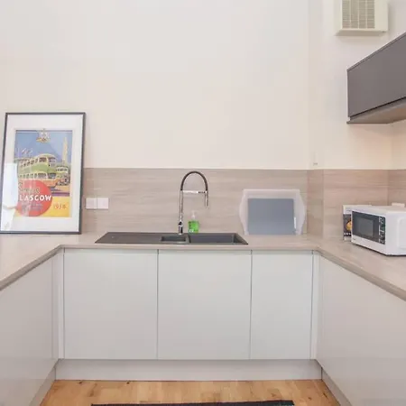 Spacious Period In Apartment *