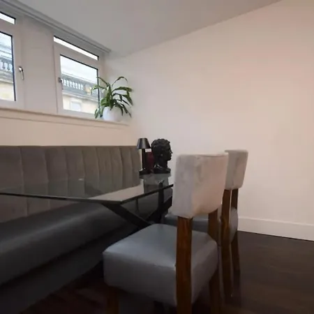 Stylish Flat George Sq *