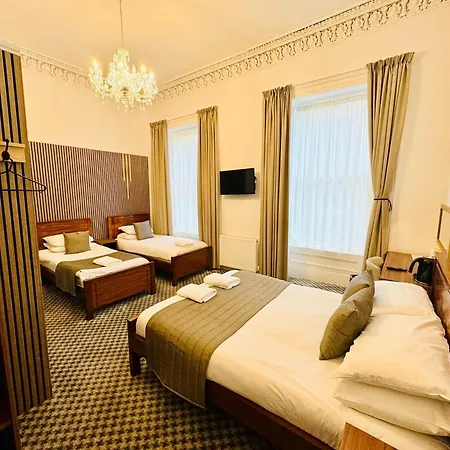 Sandyford 3*