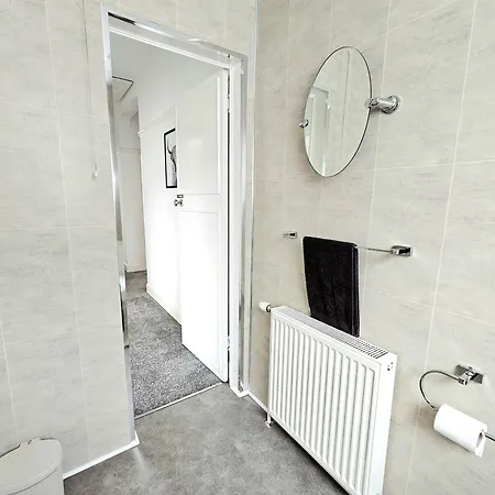 Charming 3-bed Oasis-free Parking