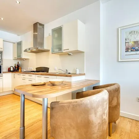 Apartment Lovely 2 Bed Water Front Glasgow
