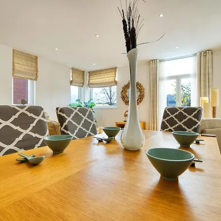 Apartment Lovely 2 Bed Water Front *