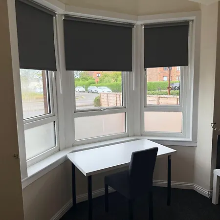 Group 3br Close To Hydro And Secc With Parking Glasgow