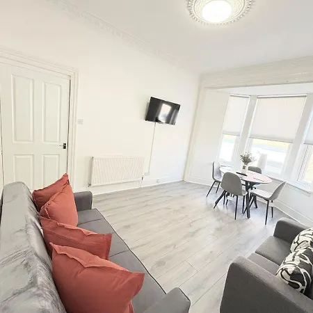 Апартаменты 2br, Sleeps 6, Green, Free Parking & Walk Dist To Centre *