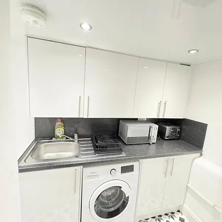 2br, Sleeps 6, Green, Free Parking & Walk Dist To Centre Glasgow