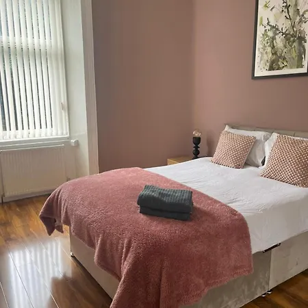 Διαμέρισμα 3br Near Ibrox Subway Sleeps 7 And Parking *