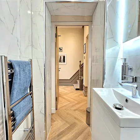 Newly Renovated Gem - Free Parking & Modern Comfort *