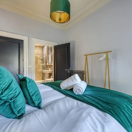 The Burnbank Experience Tatil Evi *