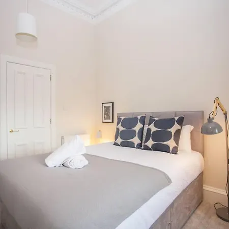 Spacious Period In Apartment *