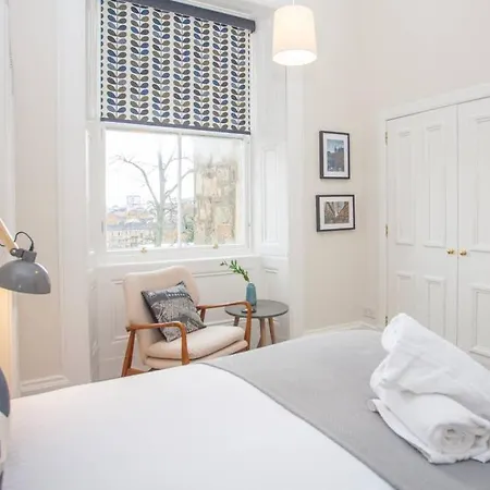 Spacious Period In * Glasgow