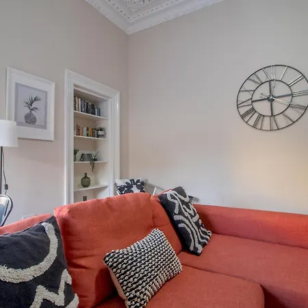 Haven Main Door & Parking - Pass The Keys