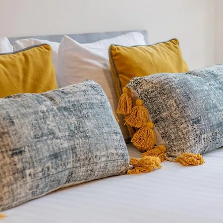 Haven Main Door & Parking - Pass The Keys Дом отдыха *