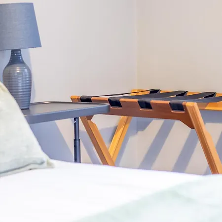 Happy Haven Home, West End - Pass The Keys *