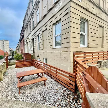 Apartment Gem Main Door Parking - Pass The Keys *