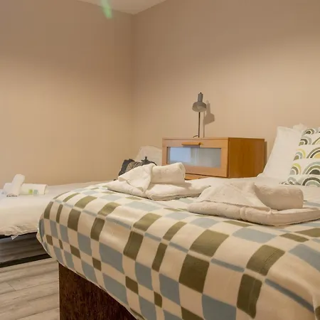 Gem Main Door Parking - Pass The Keys Appartement *