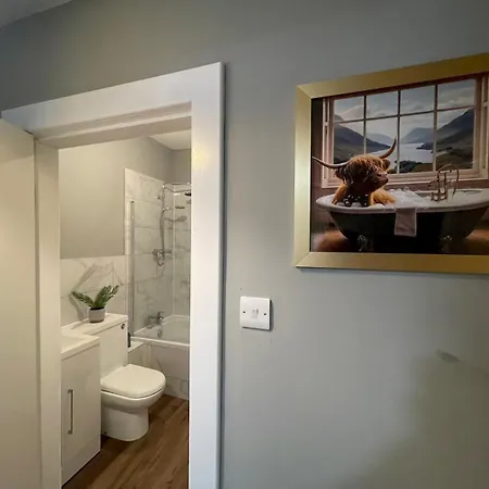 Spacious Hillhead Haven - Pass The Keys Apartmán *