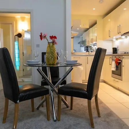 Meadowside Quay 2br Luxurious Appartement *