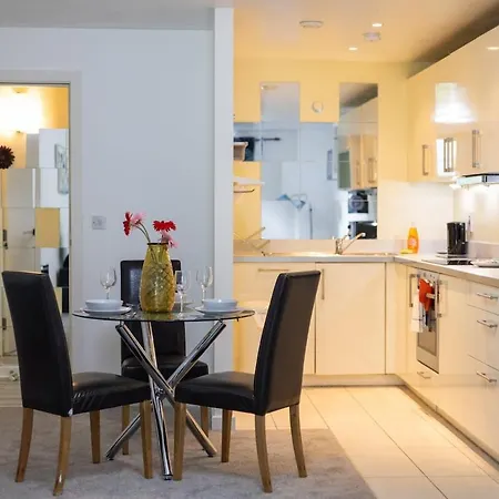 Meadowside Quay 2br Luxurious Appartement *