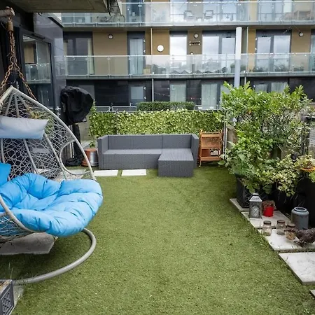 Meadowside Quay 2br Luxurious *