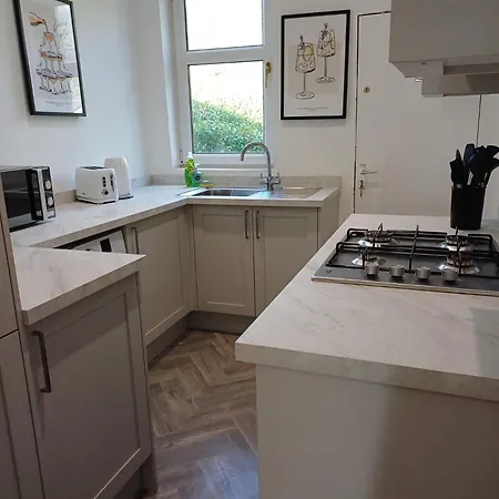 3br Flat Near Maryhill Park And West End With Parking Appartement *