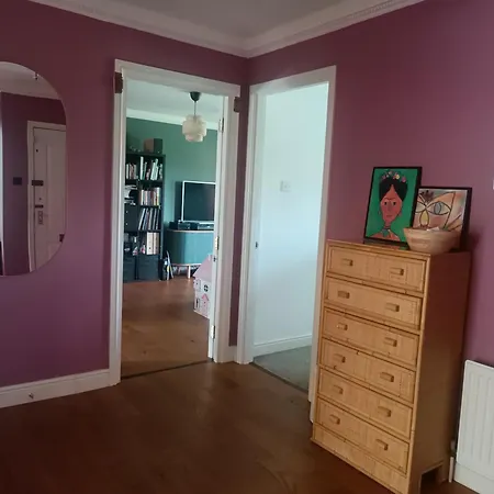 Modern Three-bedroom In Leafy West End With Private Parking * Glasgow